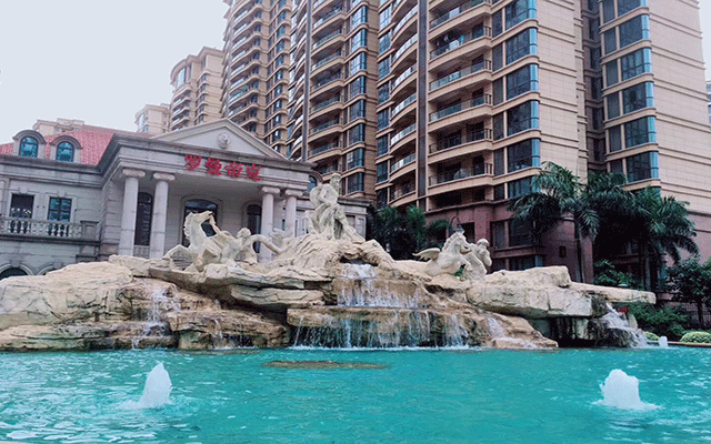 罗曼帝克实景图.gif